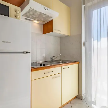 Rok 6 By Interhome Póla