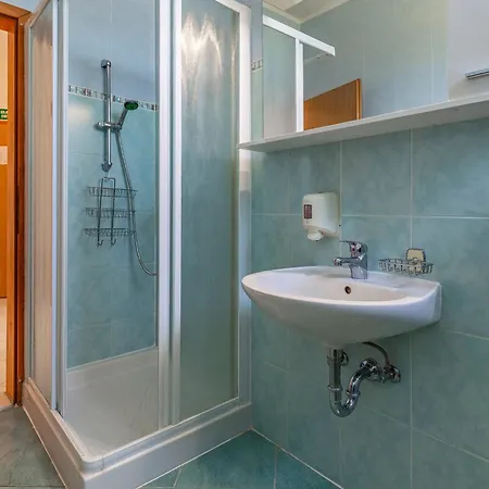 Rok 6 By Interhome * Pula