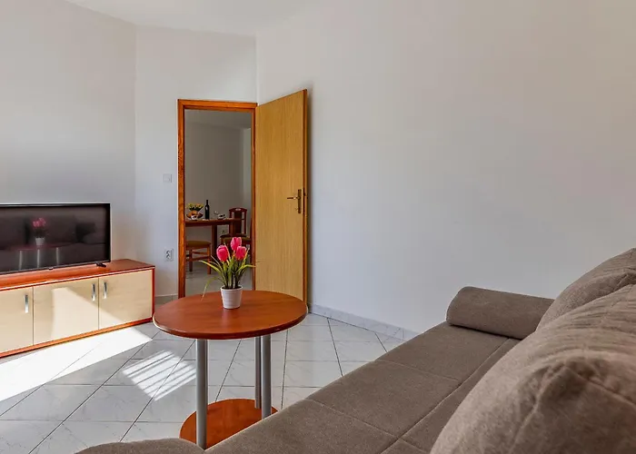 Rok 6 By Interhome Pula